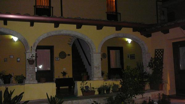 B&B Gli Archi Sìnnai Kültér fotó