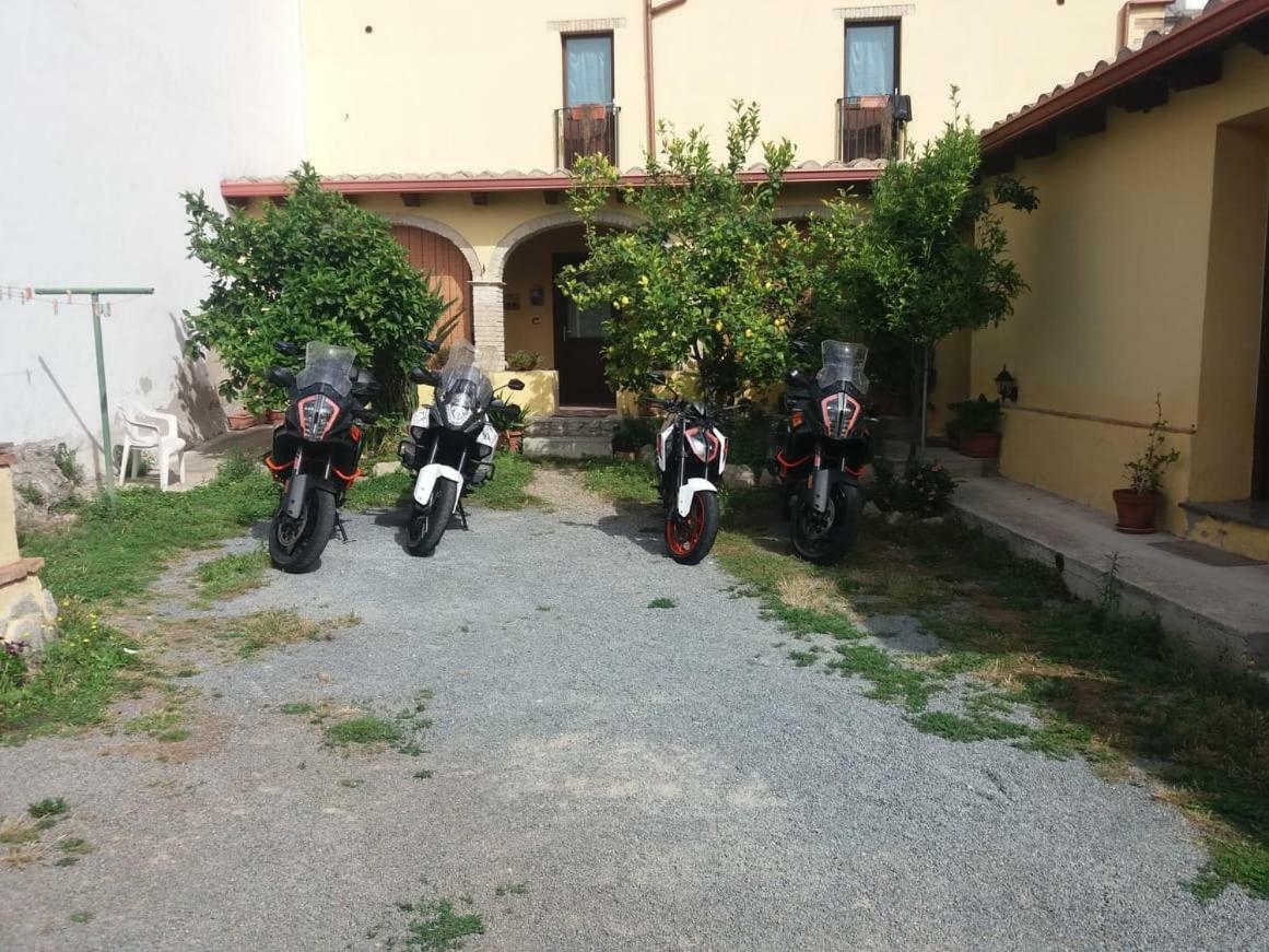 B&B Gli Archi Sìnnai Kültér fotó